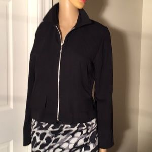 🧚‍♂️3/$30🧚‍♂️ Zip up light weight jacket!